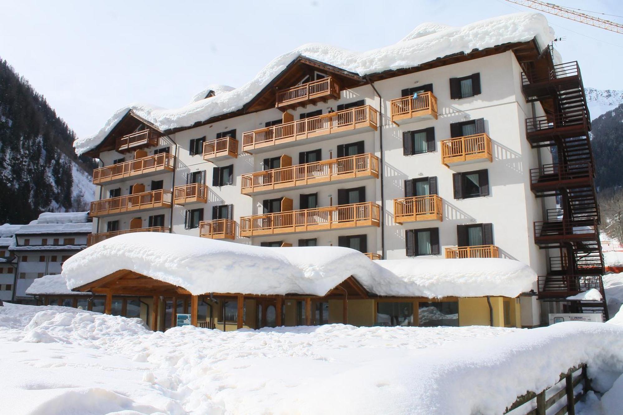 Hotel Cristallo Peio Exterior photo